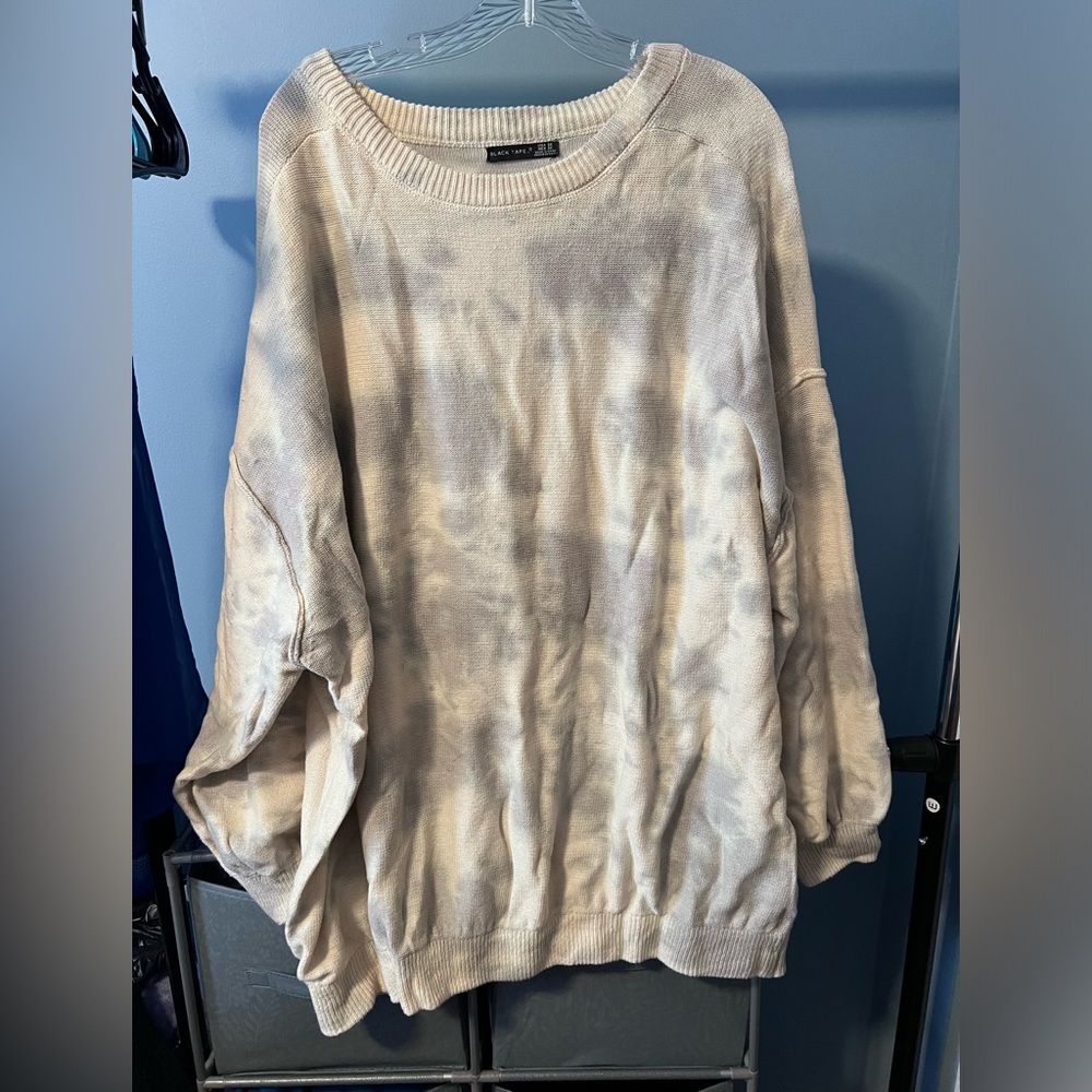 Black tape sweater 3x EUC